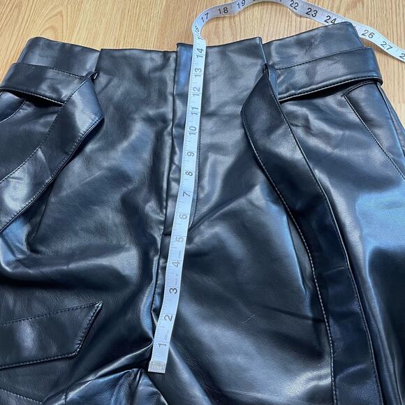 Black Leather Women Shorts - Picture 5 of 9